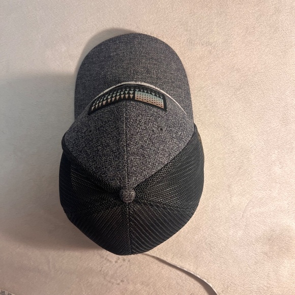 Columbia Tree Flag Flex Hat Heathered Grey / Black Mesh Back Structured Fit - Picture 11 of 11